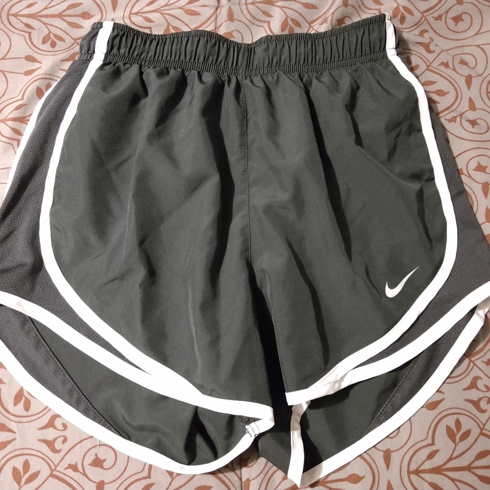 Nike shorts size xs